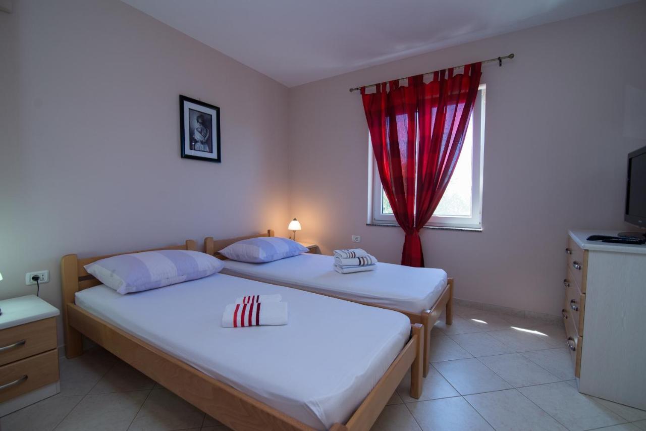 Apartments With A Parking Space Punta Kriza, Cres - 8082 Exterior foto